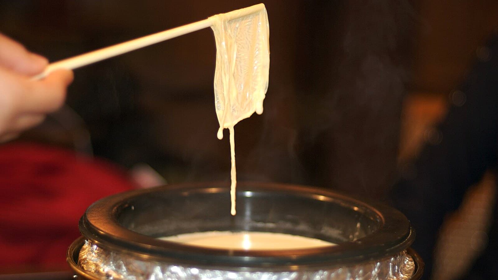 Latiao vs Konjac and Gluten Snacks: What Changes? mid-article image showing soy or tofu-skin texture related to bean-based snacks