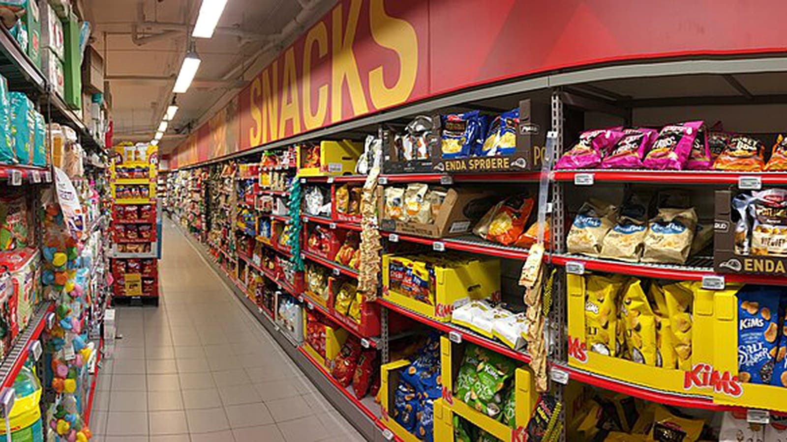 Top 10 Latiao Brands and Shelf Lines Ranked for First-Time Buyers mid-article image showing real retail shelf or packaged snack scene