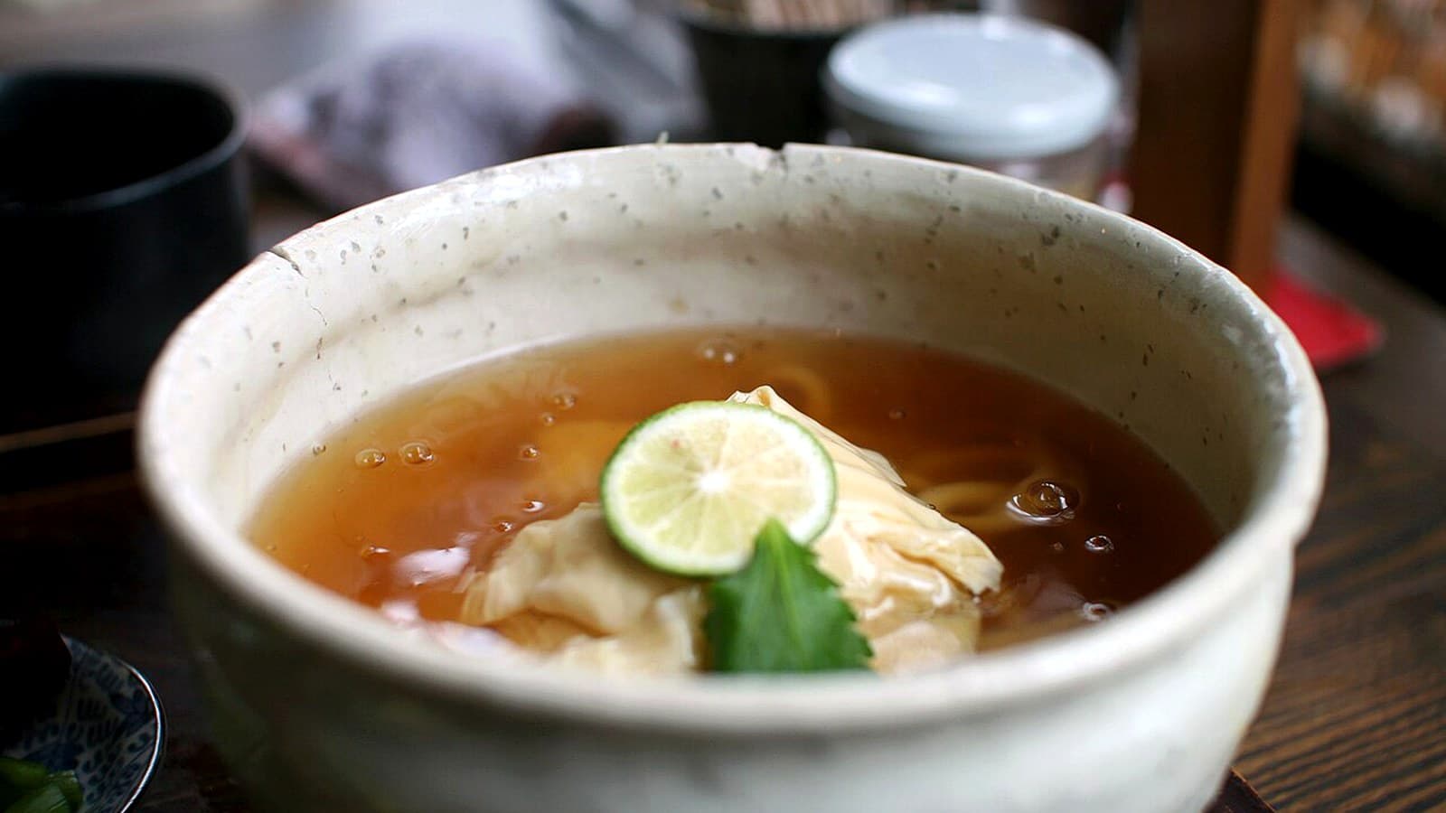 辣条是素食还是纯素？先看配料表 正文中段配图：Is Latiao Vegetarian or Vegan? How to Read the Label mid-article image showing soy or tofu-skin texture related to bean-based snacks