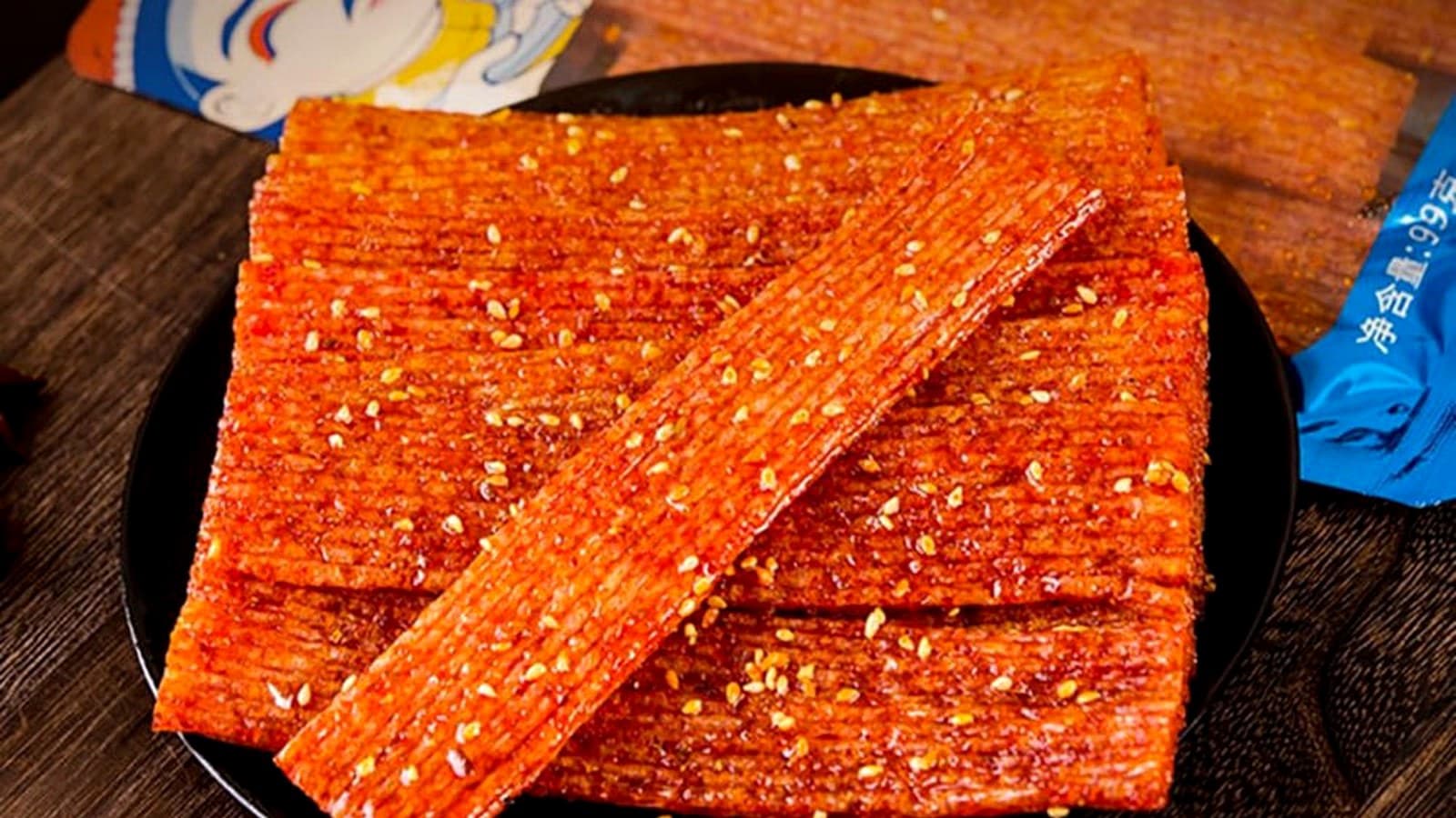 翻天娃辣条测评：重口调味与聚会零食气质 正文中段配图：Umall - Fantianwa spicy strip alternate product image