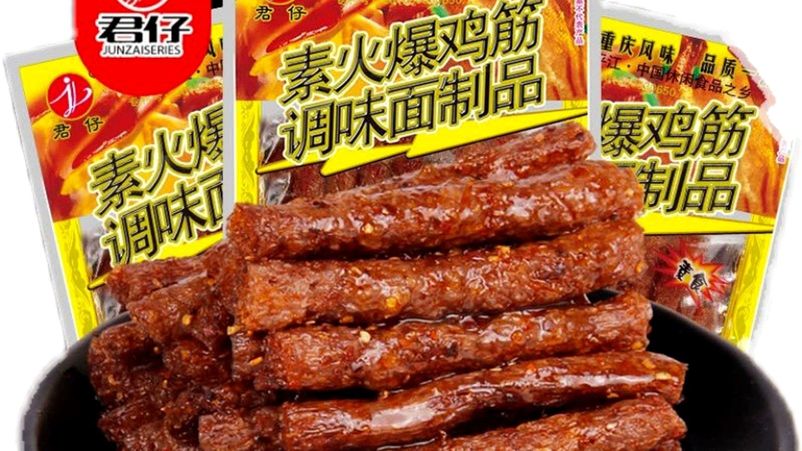 君仔辣条测评：更扎实的咀嚼感与甜咸辣味 正文后段配图：Weee! - Junzai spicy strip product image
